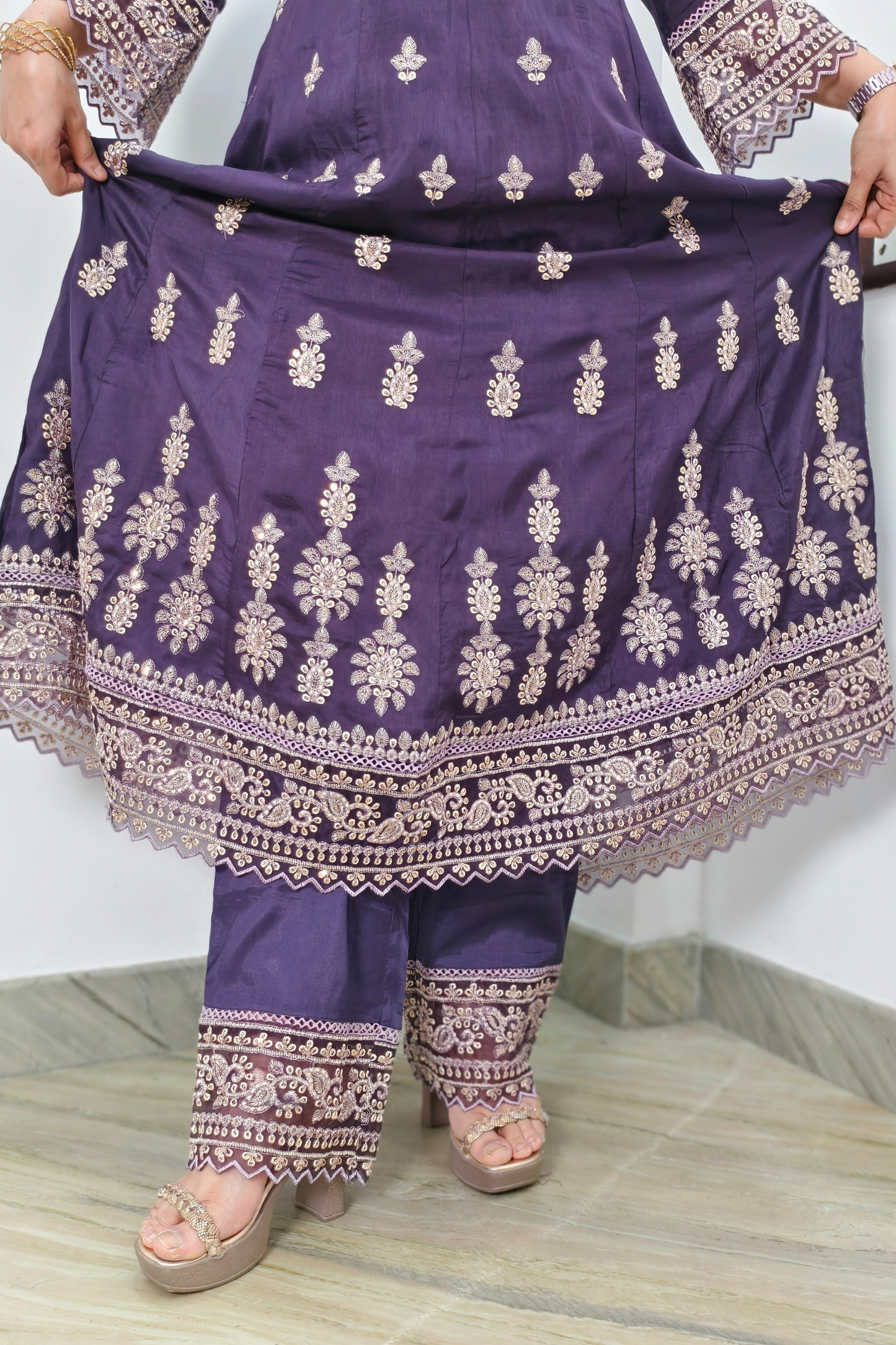 Muslim silk Thread work Anarkali Pakistani suit set with dupatta