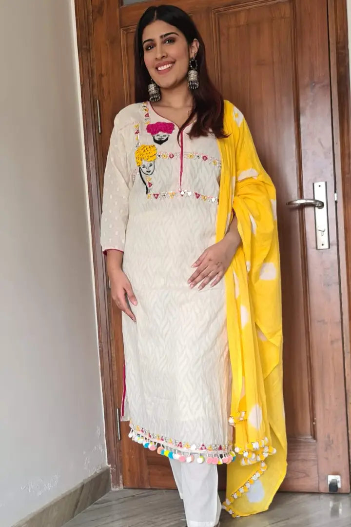 Straight Suit Set in Off white