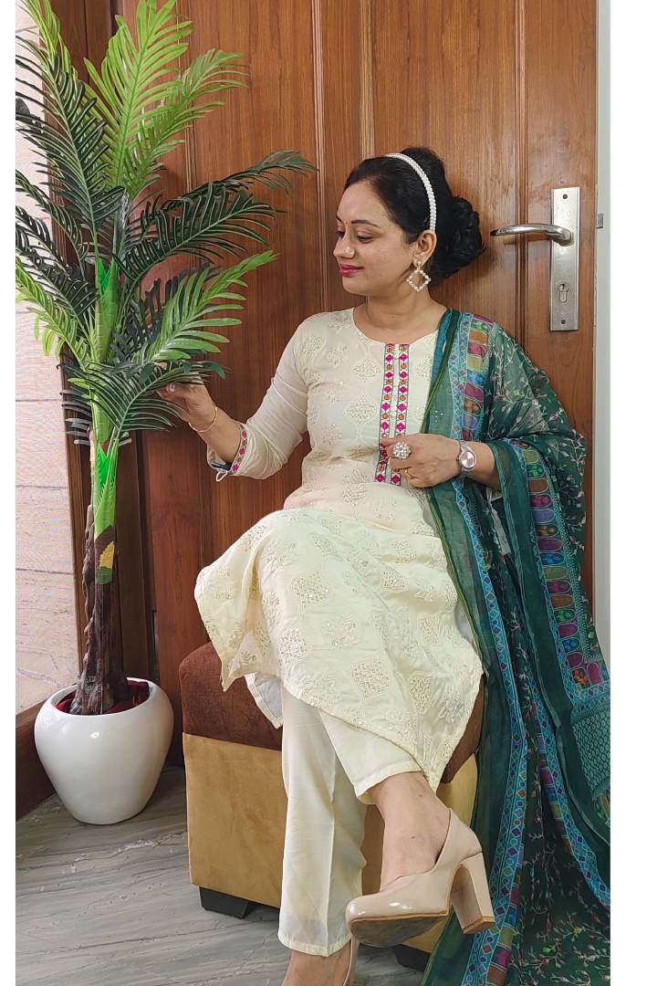 Straight ThreadWork Embroidered Kurta Set with Organza Printed Duppatta