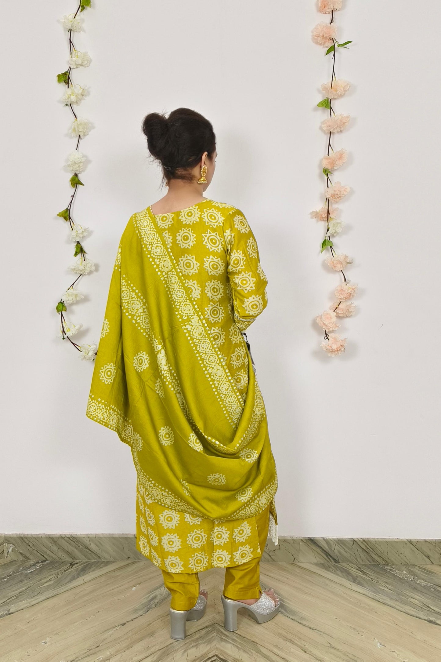 Straight Pakistani Kurta Set With Duppatta in neon Yellow
