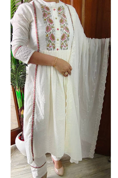 Chikan Embroidered Band Neck Kurta Set With Mul Duppatta In Off white