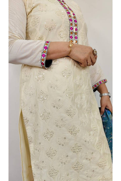 Straight ThreadWork Embroidered Kurta Set with Organza Printed Duppatta