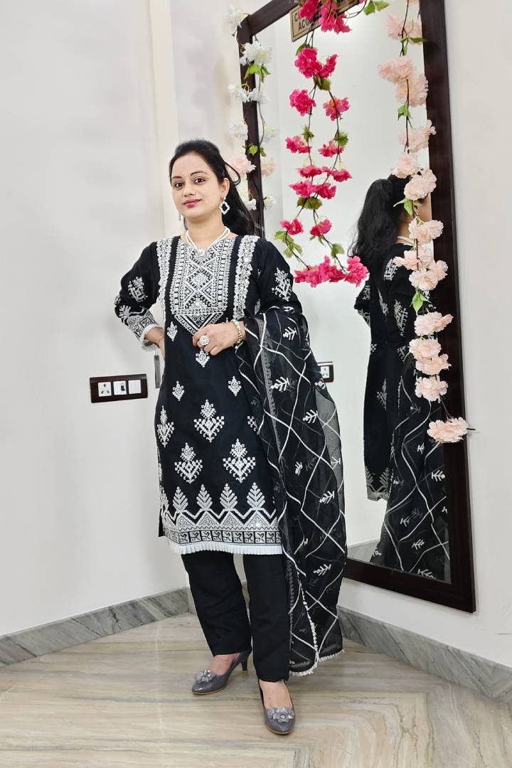 Pakistani Partywear Embroidered Organza Suit Set In Black