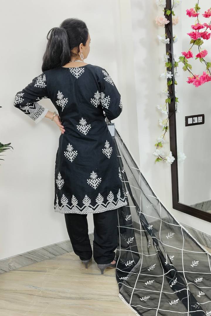 Pakistani Partywear Embroidered Organza Suit Set In Black