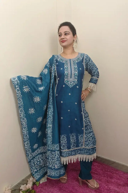 Straight Pakistani Kurta Set With Duppatta in neon Peacock blue