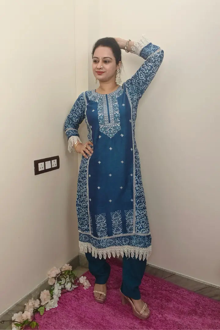 Straight Pakistani Kurta Set With Duppatta in neon Peacock blue