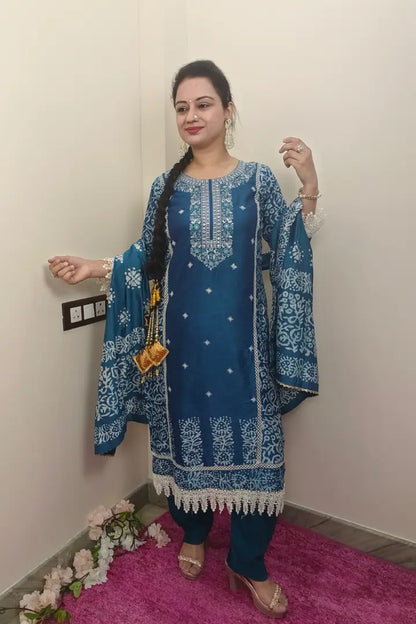 Straight Pakistani Kurta Set With Duppatta in neon Peacock blue