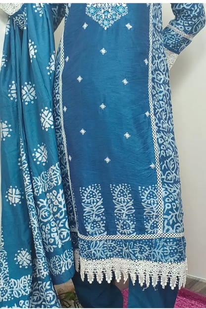 Straight Pakistani Kurta Set With Duppatta in neon Peacock blue