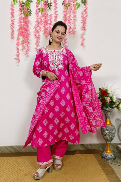 Straight Cotton Jaipuri Printed kurta Set With Duppatta In Pink