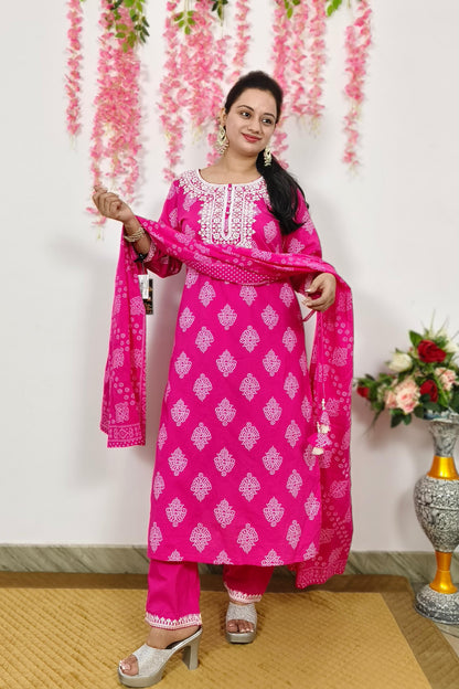 Straight Cotton Jaipuri Printed kurta Set With Duppatta In Pink