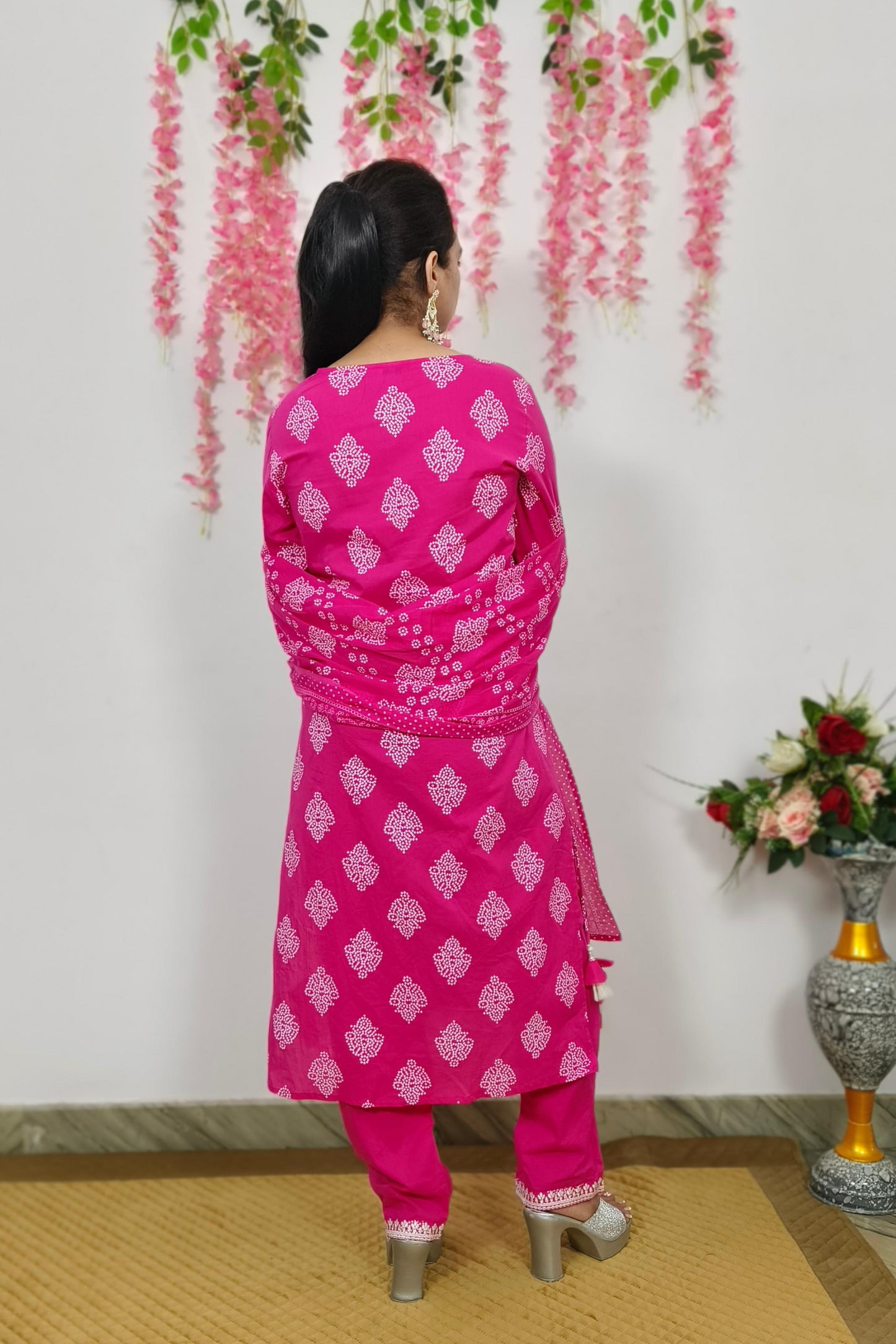 Straight Cotton Jaipuri Printed kurta Set With Duppatta In Pink