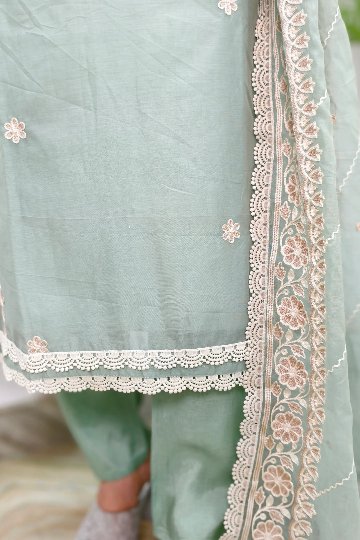 Straight Pakistani Partywear Suit With Organza Duppatta