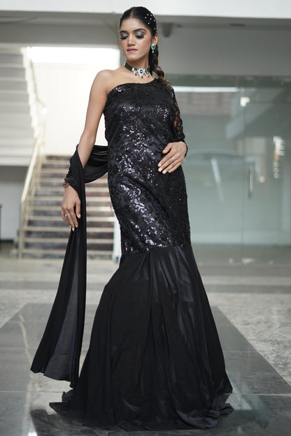 Beautiful Embellished One Side Shoulder Fish Cut Dress In Black