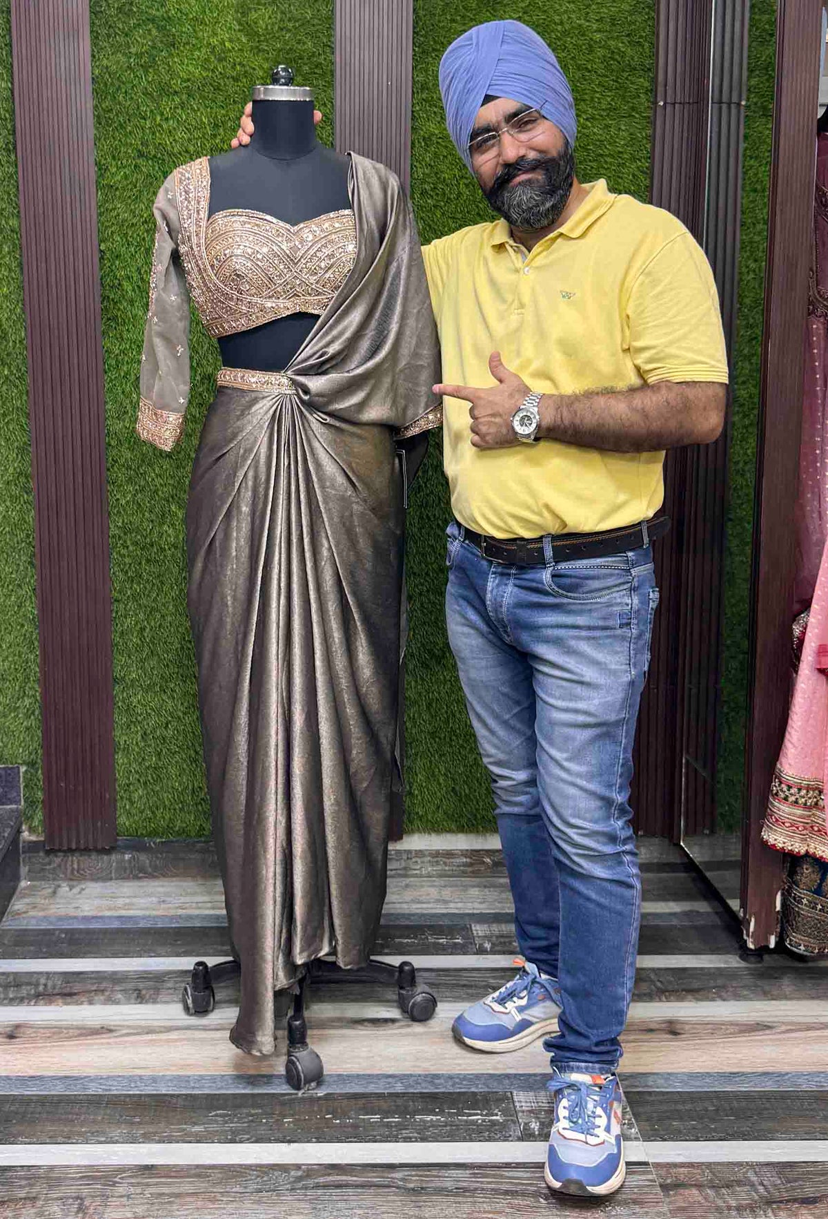 Readymade Crinkled Saree with Open Palla Design