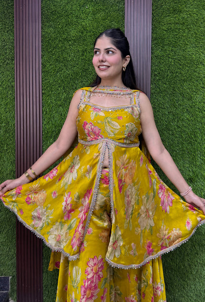 Trendy Spaghetti Strap Short Peplum Sharara Suit