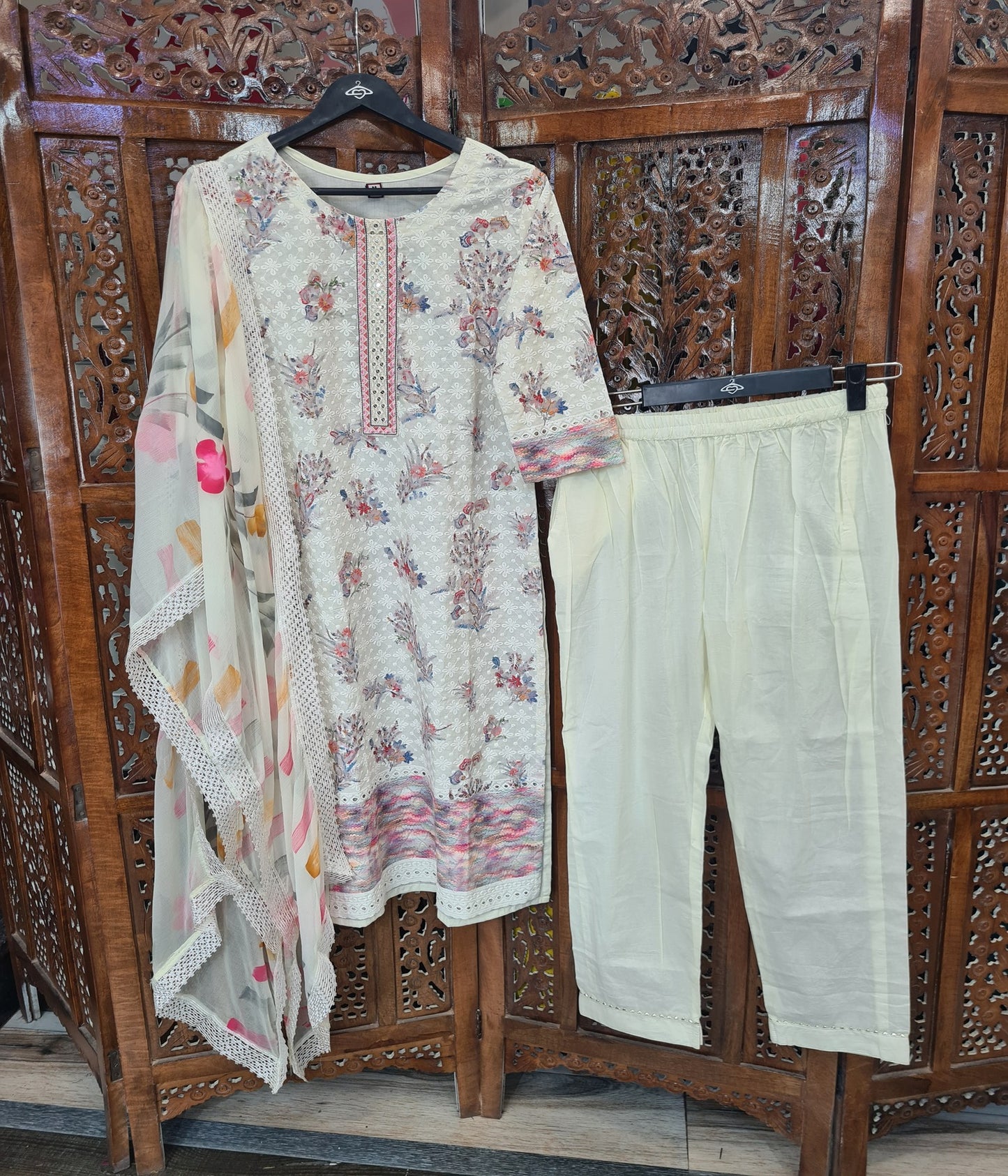 Straight kurta Set in Chikan Work White-spendworthclothing-Color_Off White,Cotton-Suits-sets,Easy-Returns,Free-Shipping,Item Type_Cotton Suits Sets,Material_Cotton,Size_Large,Size_Medium,Size_Small,Size_XL,Speedy-Deliveries,SUIT-SETS